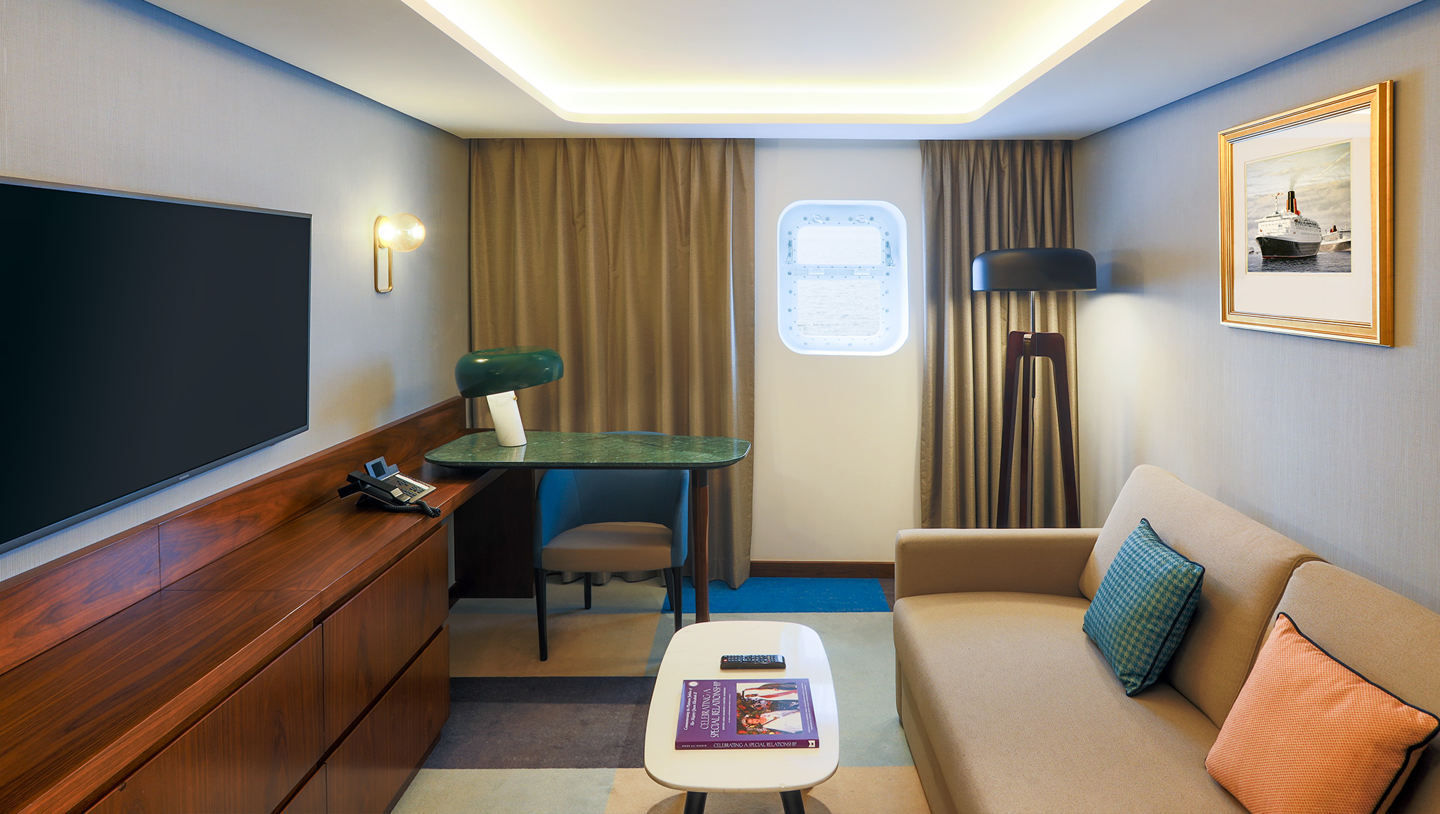 Officer’s Suite with 1 King Size Bed and Sofa Bed